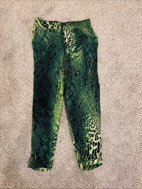Ellie tahari Green Snake Print Slim Pants